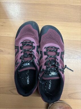 Xero Maroon Women's Lightweight Mesh Athletic Sneakers